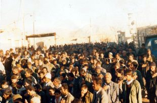(عکس) استقبال مردم کرکوند از هیئت محمدی شیراز 1366 خورشیدی