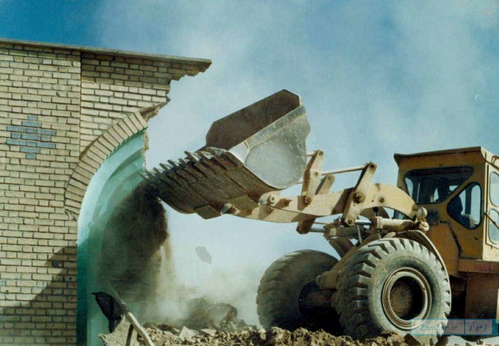 (تصاویر) بازسازی حرم امامزاده حلیمه خاتون (س) کرکوند در دهه 70 خورشیدی